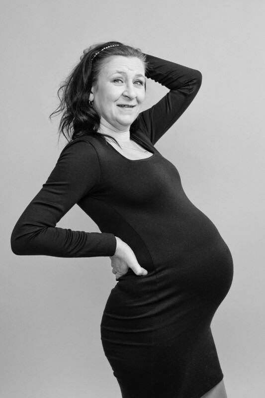 Ateliérové těhotenské focení